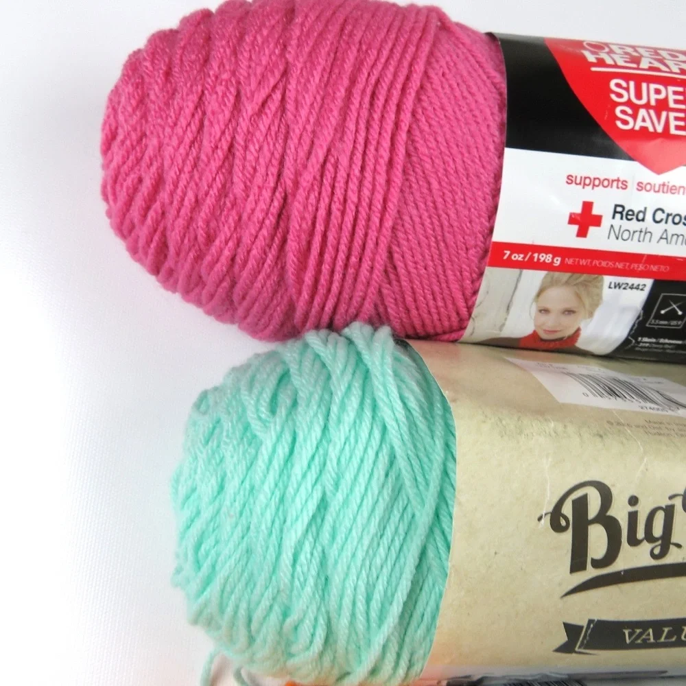 Lot of 4 yarn skeins Red Heart Super Saver & Big Twist Value, mixed colors - Picture 2 of 3
